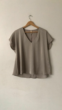 Blusa Seda con Cuello en V