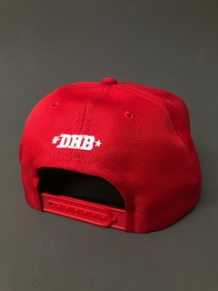 Boné DHB VERMELHO ABA RETA SNAPBACK - DURAHABILIDADE SKATESHOP