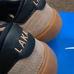 TÊNIS LAKAI CAMBRIDGE/ CREAM SUEDE na internet