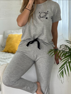 Pijama modelo MARTU gris - comprar online