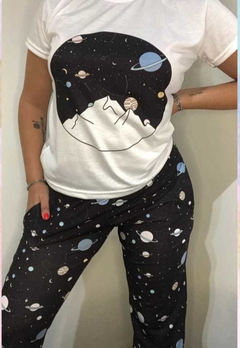 Pijama Estampado Galaxia - comprar online