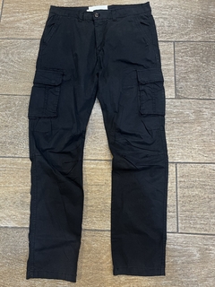 PANTALÓN NUT CARGO NEGRO - eveliosantafe