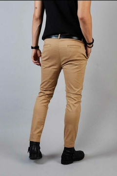 PANTALÓN CORTE CHINO - comprar online