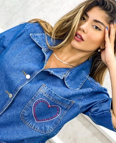 Maxi camisa jeans coração bordado - loja online