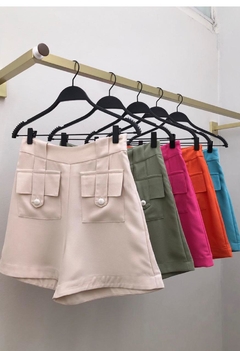 Shorts dois bolsos botões - comprar online