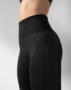 BLACK ESSENTIAL SEAMLESS - comprar online