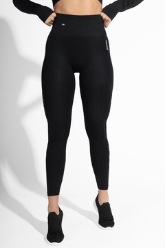 COOL CORE BLACK SEAMLESS