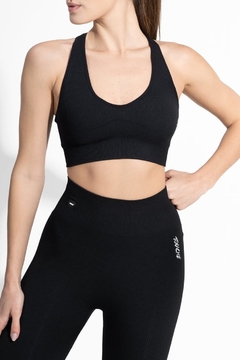 RIBBED CROSS BLACK SEAMLESS TOP