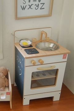 Cocinita de madera