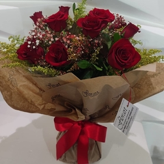 Ramalhete com 20 rosas vermelhas nacionais na internet
