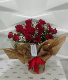 Ramalhete com 20 rosas vermelhas nacionais - comprar online