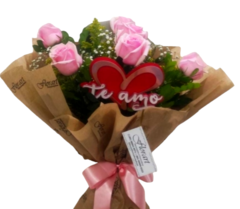 Ramalhete com 6 rosas com placa - comprar online
