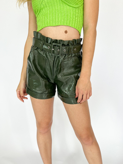 SHORTS COURO ECO | VERDE MILITAR na internet