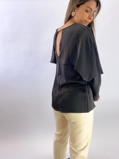 Imagem do BLUSA CAPA SEDA | PRETO