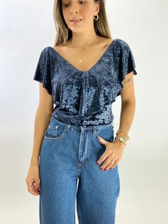 BLUSA MAXI BABADO VELUDO MOLHADO | AZUL MARINHO - comprar online