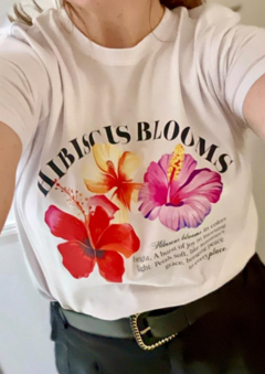 T-shirt Hibiscus Blooms