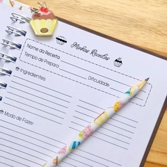 Caderno de Receitas Cupcakes com lápis e pingente na internet