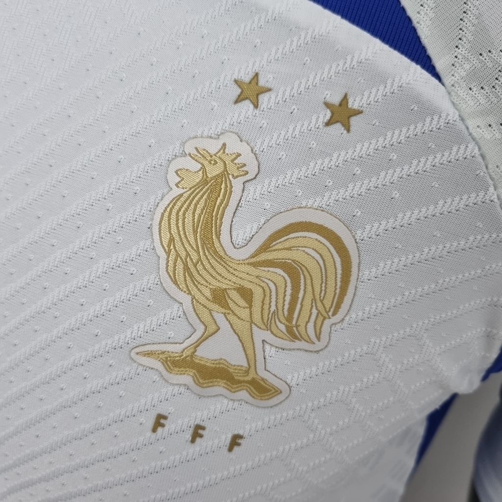 Camisa Modelo Jogador França Treino Branca 2022 / 2023