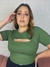 Cropped com recorte em folha plus size na internet