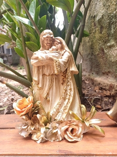 Sagrada Família 24cm com flores na internet