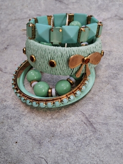 Conjunto pulseiras verde laço na internet