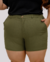 Imagem do Short Feminino Plus Size com Elastano Alfaiataria Meio coxa Elástico Atrás Barra Italiana e Passante