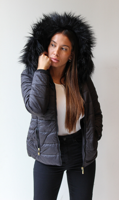 Campera Larga c/Capucha Piel - comprar online