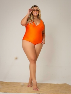 Maiô Decote V Plus Size - comprar online