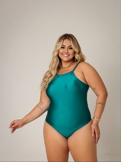 Maiô Frente Única Plus Size