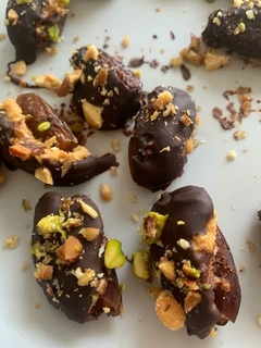 VEGAN CHOCOLATE COVERED DATES WITH PEANUTS - ROSEMARIE - buy online