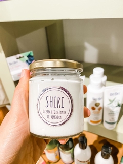 crema hidratante con aceite de almendras shiri