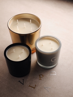 GOLD INITIAL CANDLE - comprar online