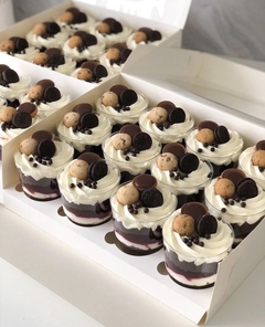 Caja cupcake o Shots - Blanca con visor (27x20x7 cm ) - comprar online