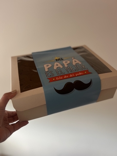 pack 10u caja con visor + faja “ Papa es el mejor “ - comprar online