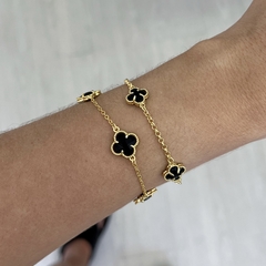 Pulseira trevo black PEQUENA na internet