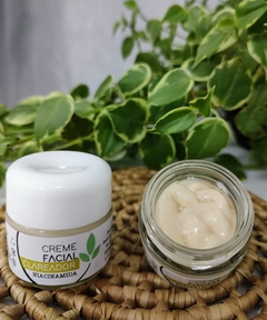 CREME FACIAL CLAREADOR com Niacinamida