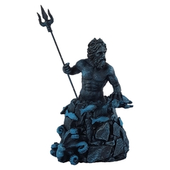 Escultura feita artesanalmente em resina, Netuno/Poseidon com lança de metal