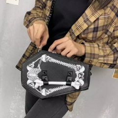 Bolsa de ombro punk gótica preta em couro PU