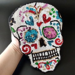 Patch de caveira com paetês com 26cm altura, para deixar suas roupas muito mais estilosas