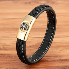 Pulseira em couro legítimo com detalhe de caveira em aço inoxidável