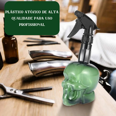 Borrifador barbeiro caveira fumê, ideal para cabeleireiros, tatuadores, barbeiros e uso em geral