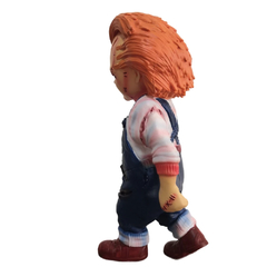 Boneco chucky em PVC 24cm em 2 modelos diferentes: chucky correndo e chucky em pé.