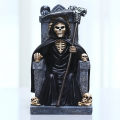 Estátua King Skull em resina esqueleto no trono com 23cm de altura