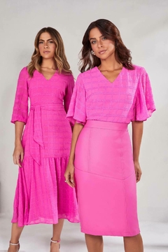 Vestido com tecido texturizado pink 125 cm TTN 27468 - comprar online