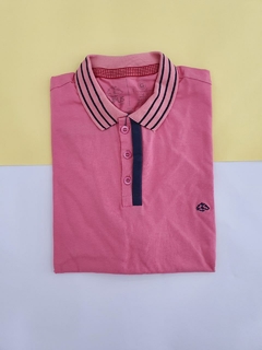 Camisa polo retilinia detalhe carcela LW 9298 na internet