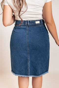 Saia jeans azul evasê desfiados 55 cm VCH 2369 - comprar online