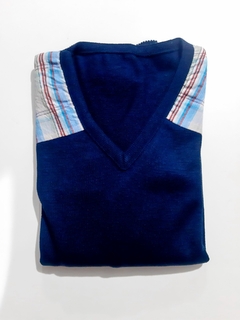Imagem do Blusa básica com aplique em tecido no ombro 22021