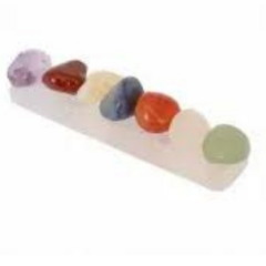 Pedra dos Chakras 100% naturais mini c/ base selenita - comprar online