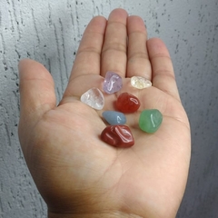 Pedra dos Chakras 100% naturais mini c/ base selenita - Mystic Emporium - Esotéricos e Bem-Estar