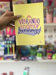 CUADERNO A5 VIBRANDO EN AMOR -RAYADO.